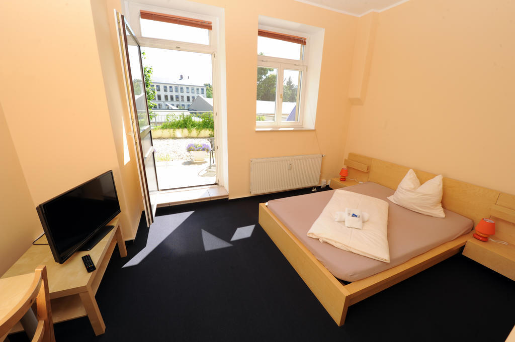 Hotel My Bed Dresden Zimmer foto